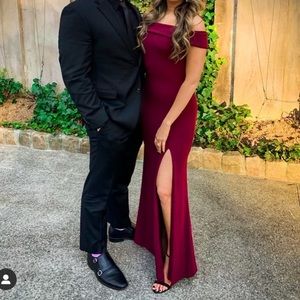 Lulus XS Formal Maroon Off Shoulder Floor Length Dress